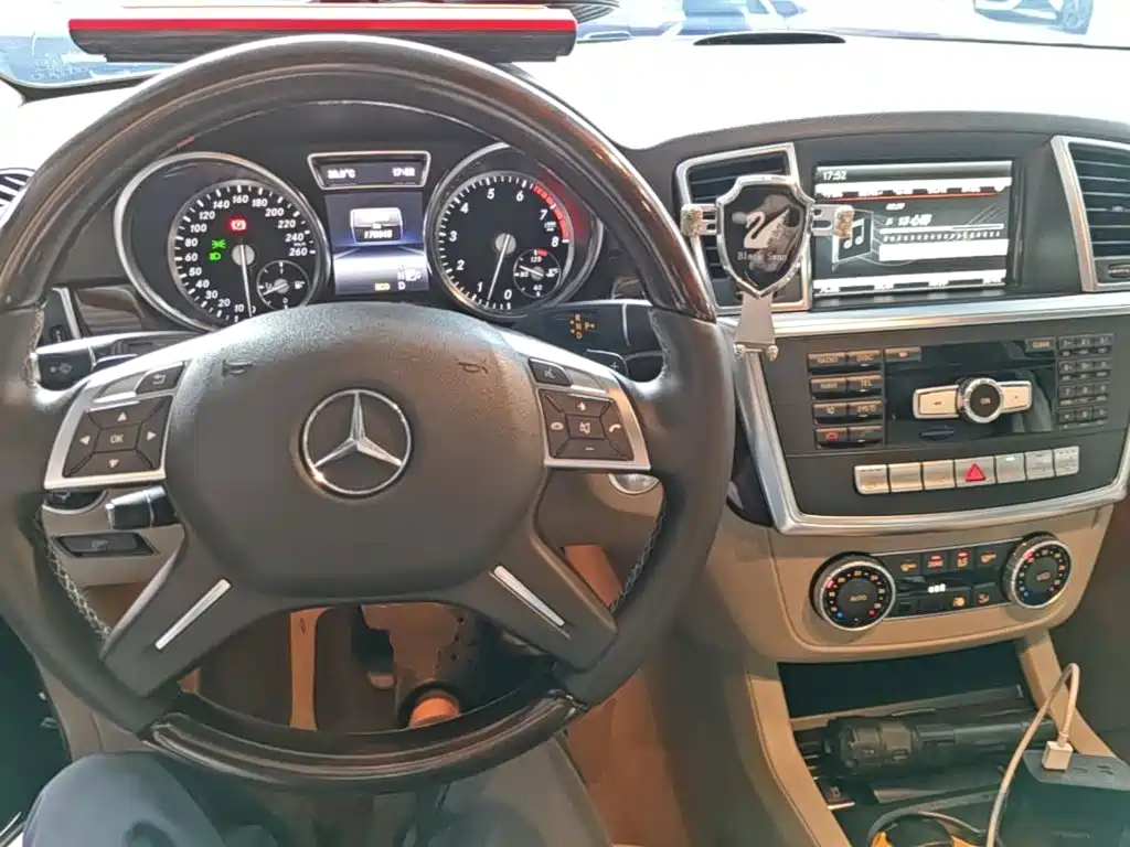 Mercedes-Benz M-Class 2015 — фото 10
