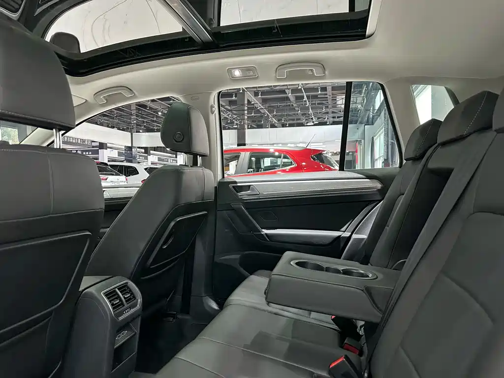 Volkswagen Golf Sportsvan 2020 — фото 16
