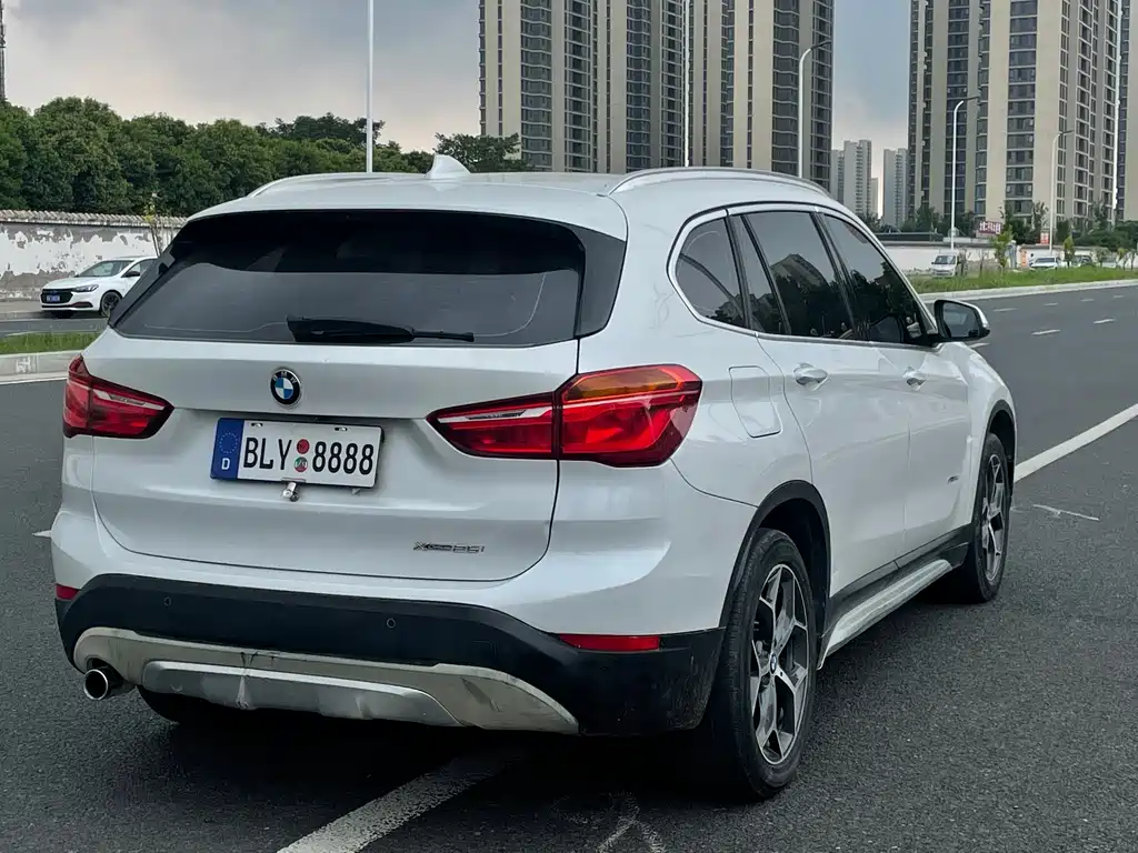 BMW X1 2017 — фото 12