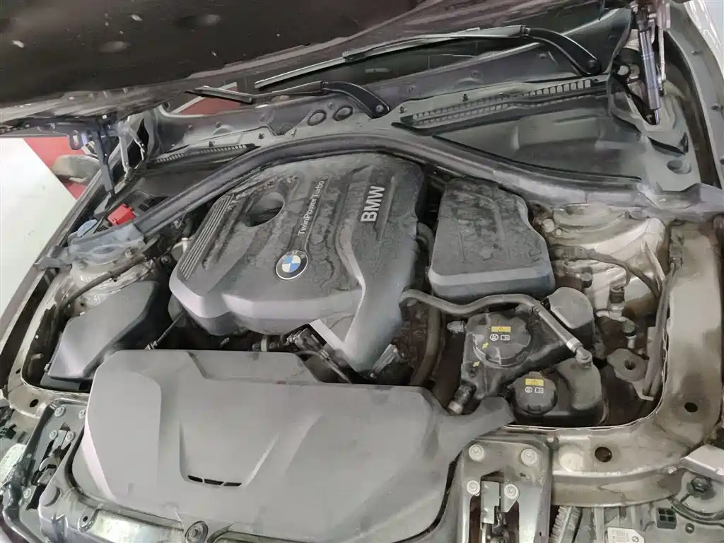 BMW 3 Series 2017 — фото 16