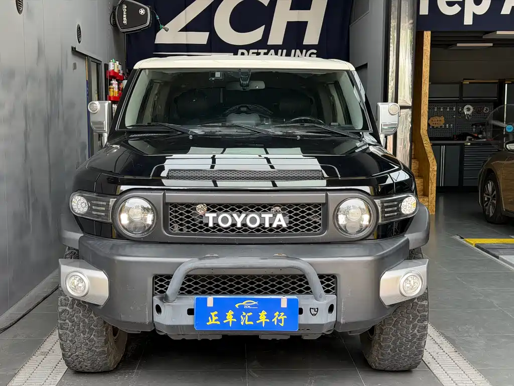 Toyota FJ Cruiser 2019 — фото 2