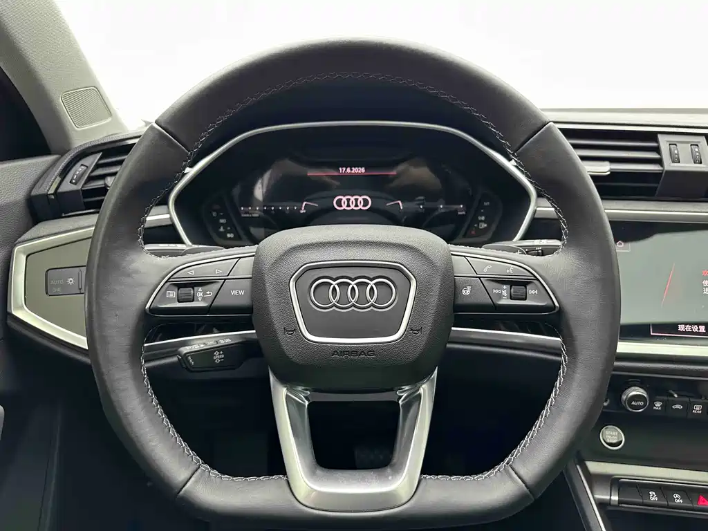 Audi Q3 2022 — фото 18