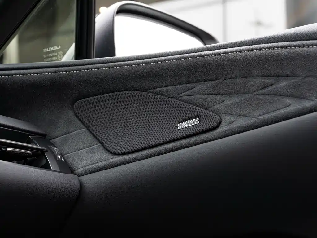 Lexus RX 2023 — фото 17