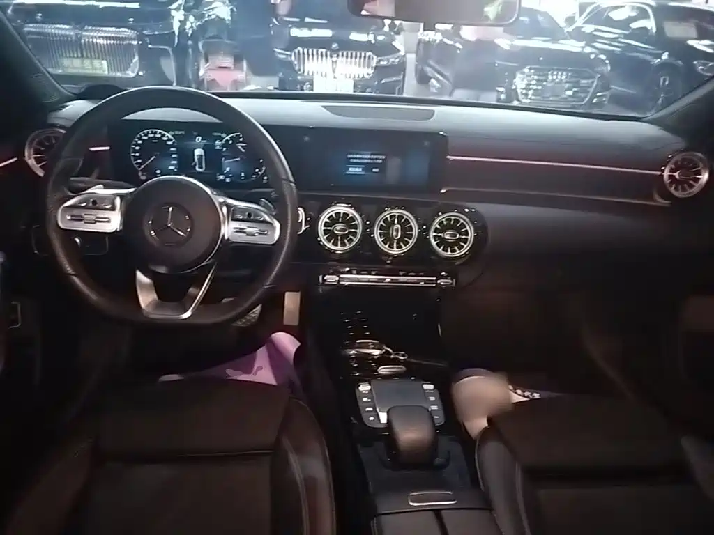 Mercedes-Benz A-Class 2023 — фото 10