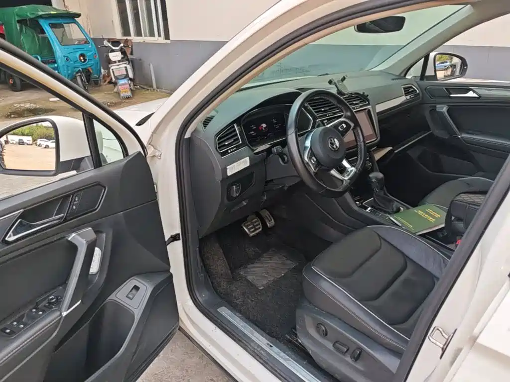 Volkswagen Tiguan L 2020 — фото 16