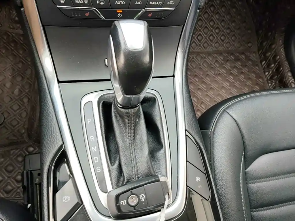 Ford Edge 2019 — фото 14