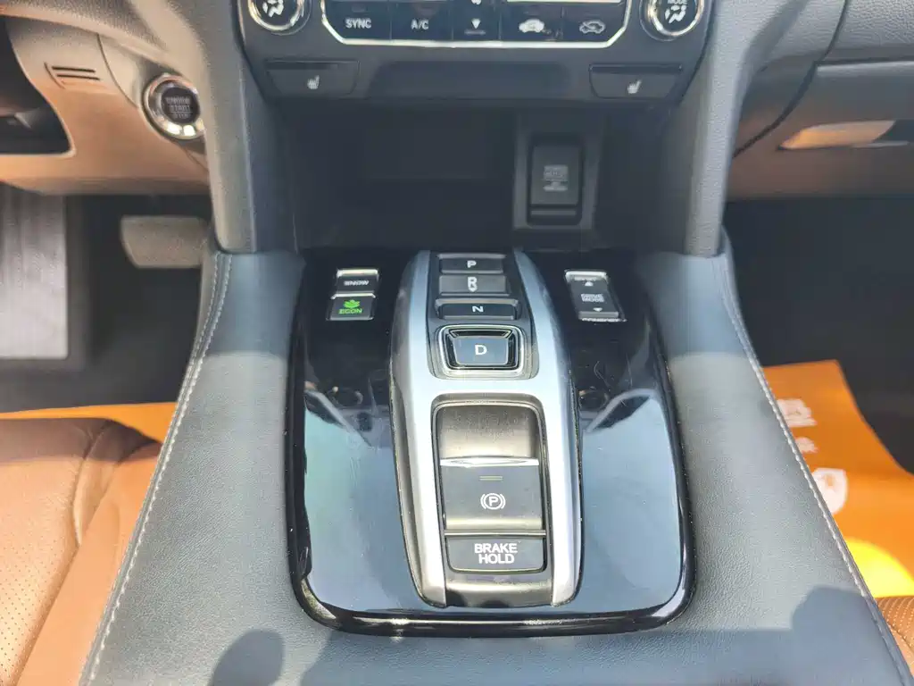 Honda UR-V 2018 — фото 13