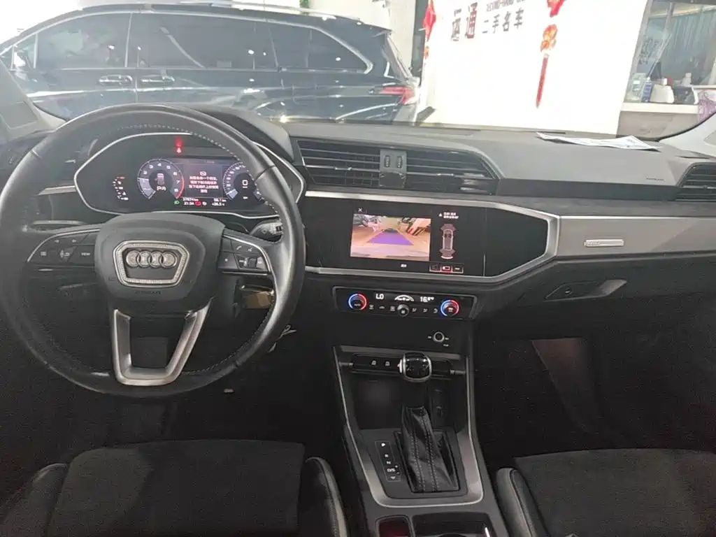Audi Q3 2021 — фото 10