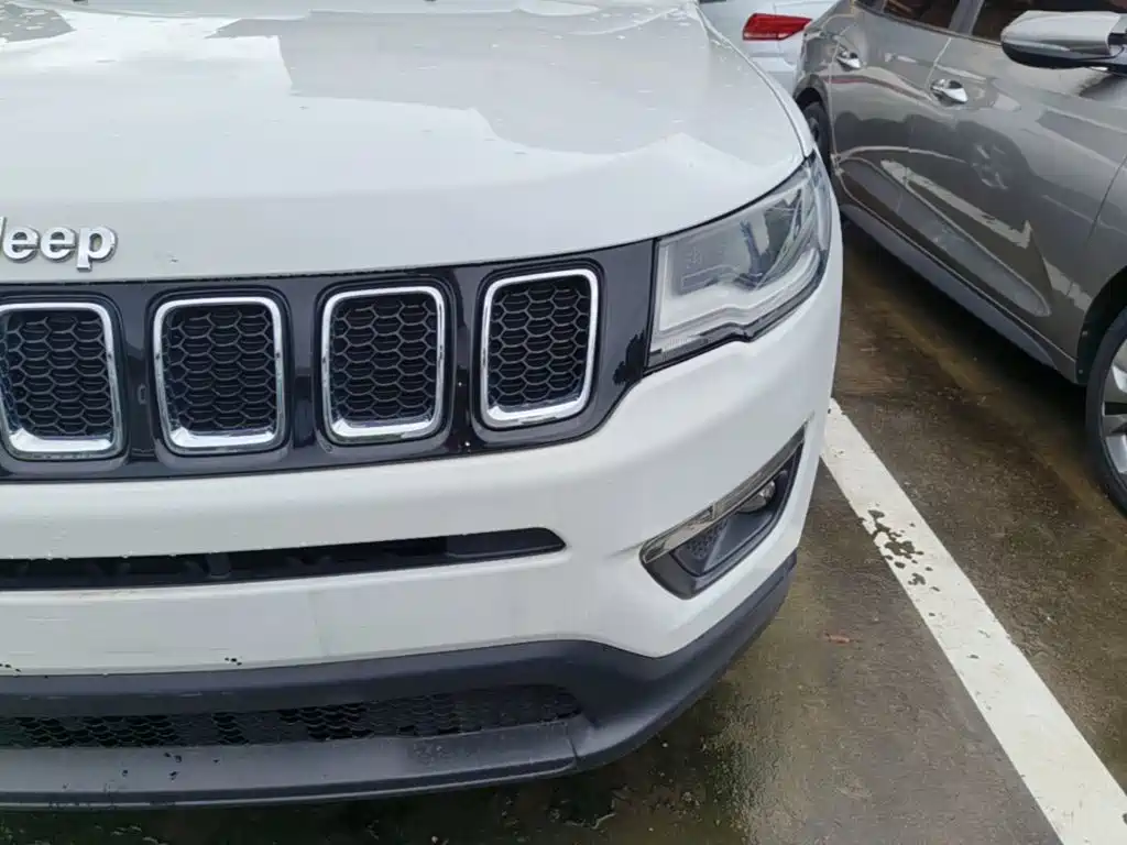 Jeep Compass 2018 — фото 24