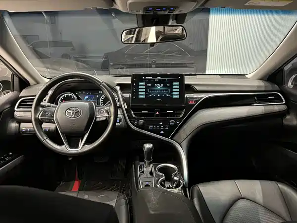 Toyota Camry 2021