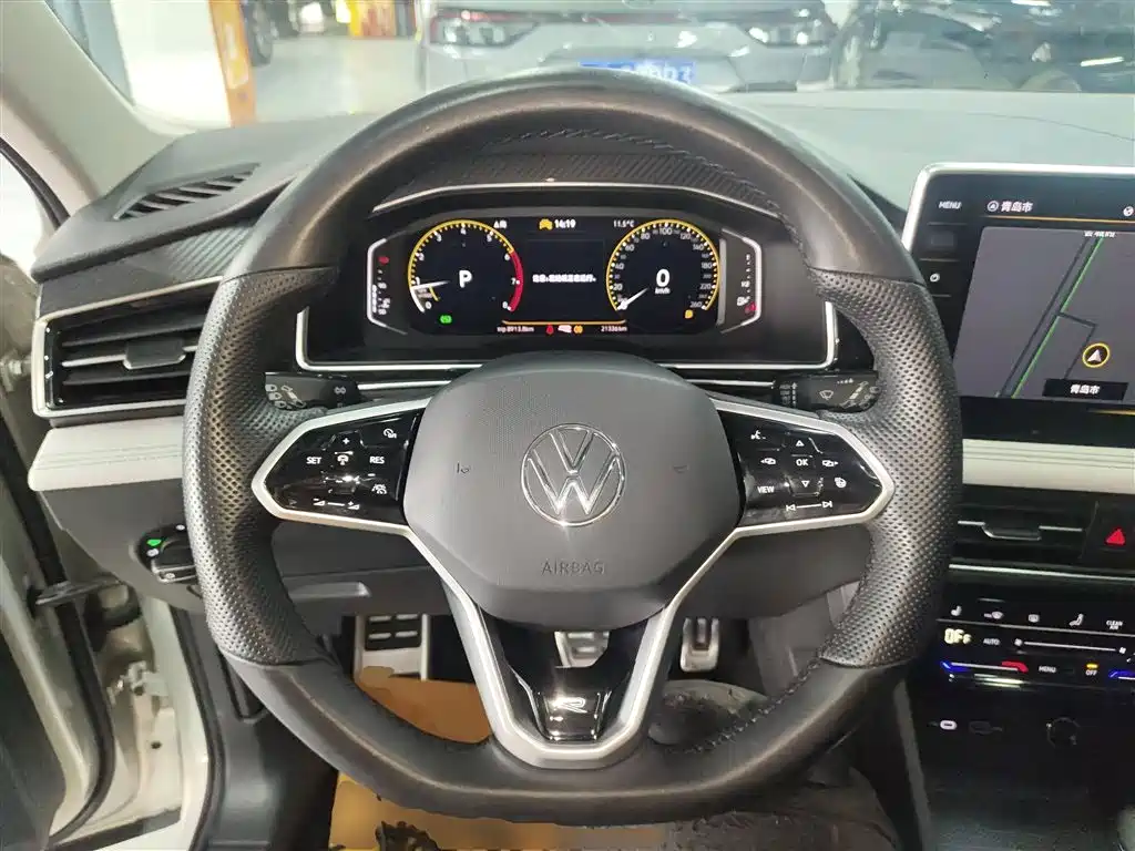 Volkswagen Tiguan L 2023 — фото 11