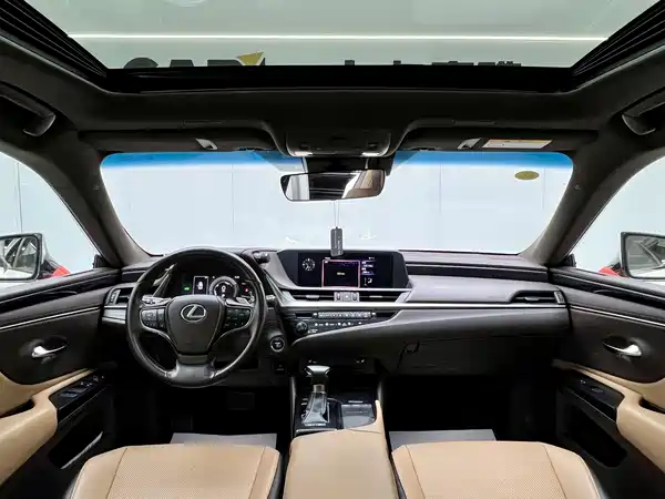 Lexus ES 2018