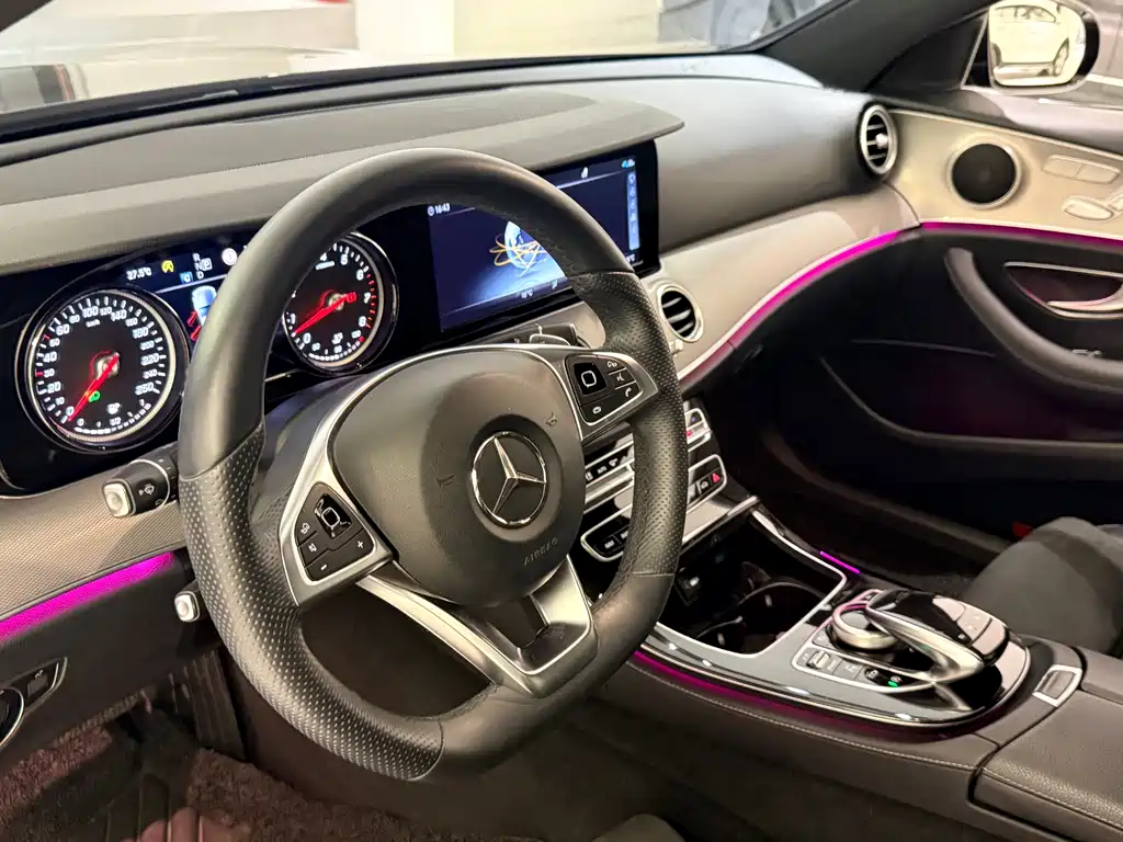Mercedes-Benz E-Class 2018 — фото 17
