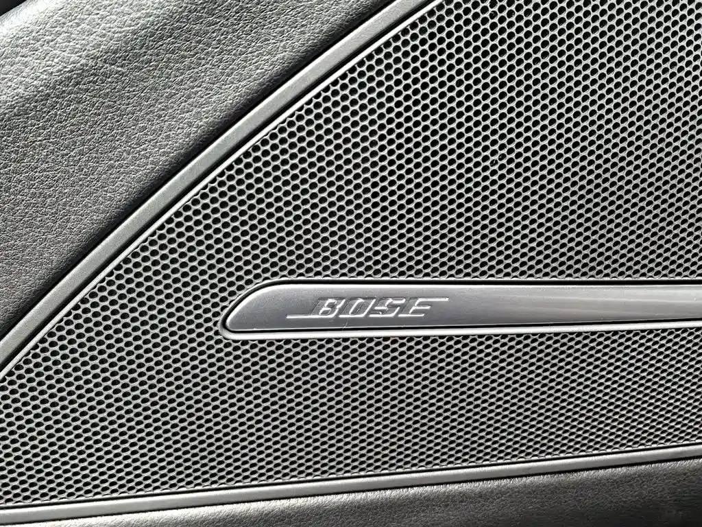 Audi A8 2017 — фото 23
