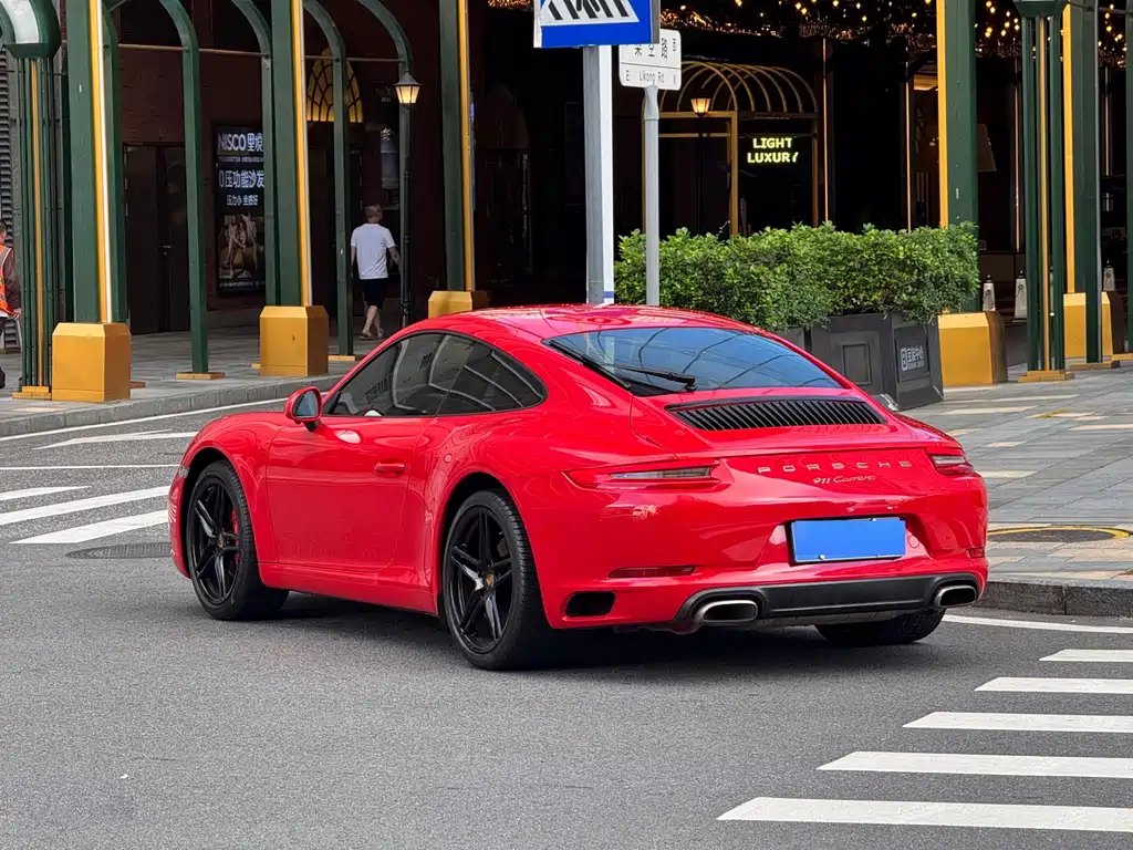 Porsche 911 2017 — фото 17