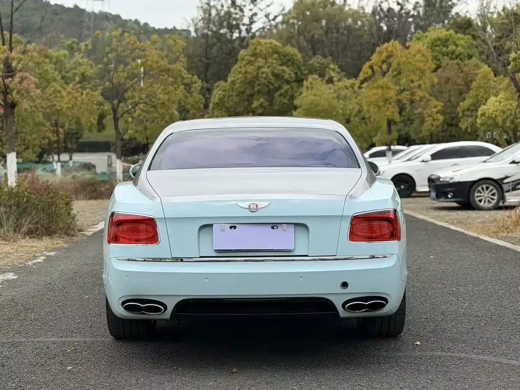 Bentley Flying Spur 2018 — фото 4