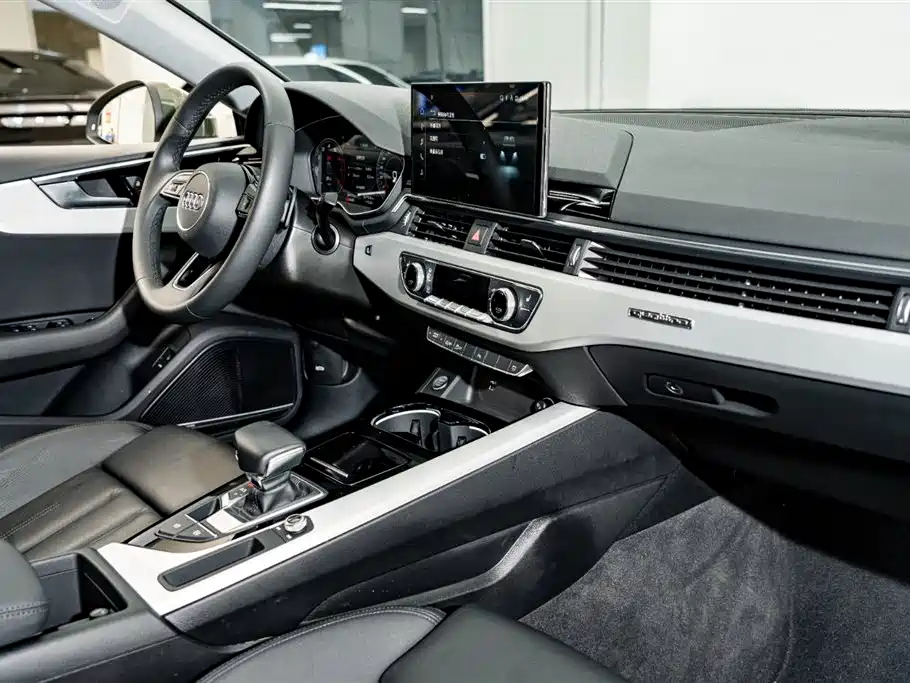 Audi A5 2023 — фото 18