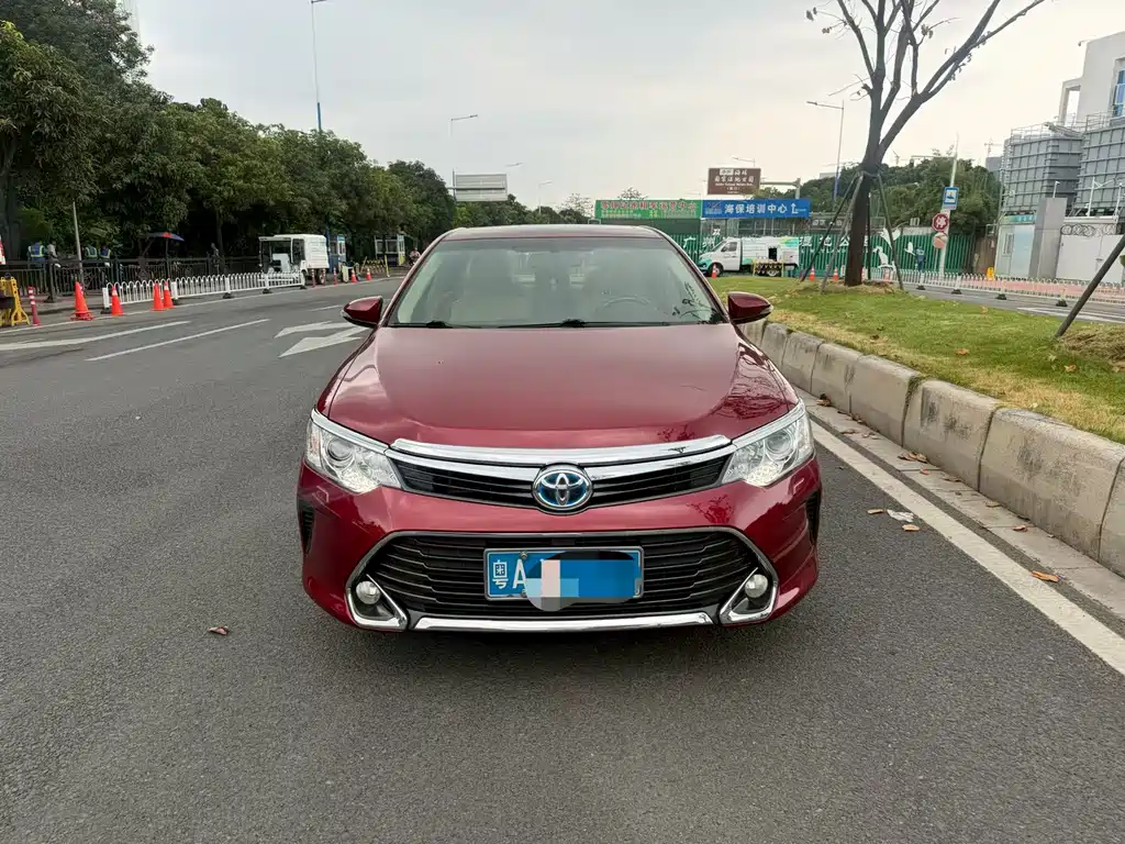Toyota Camry 2016 — фото 2
