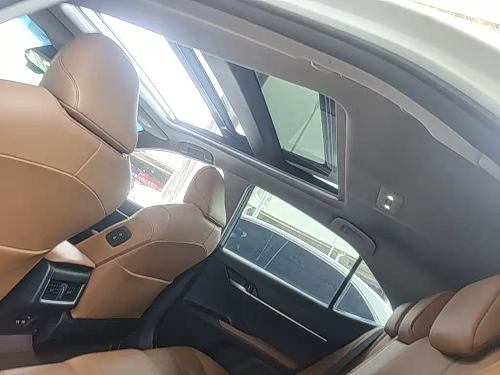 Toyota Camry 2022 — фото 18