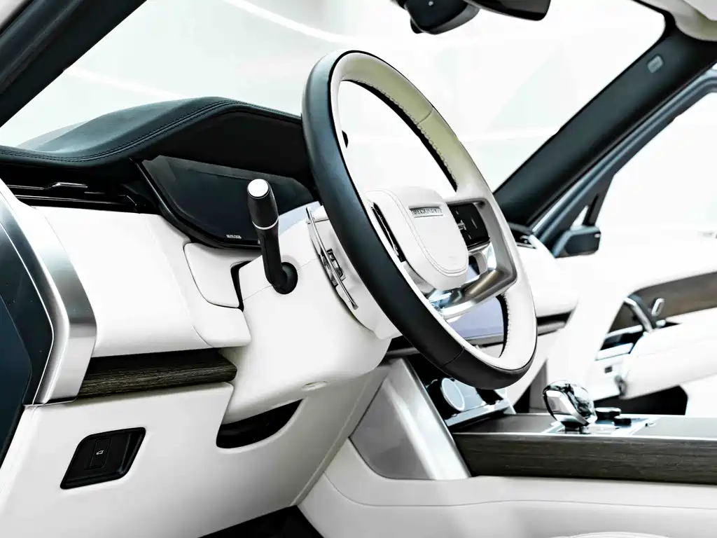 Land Rover Range Rover 2023 — фото 11
