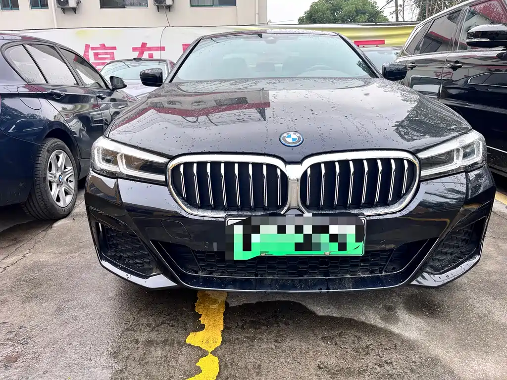 BMW 5 Series New Energy 2023 — фото 2