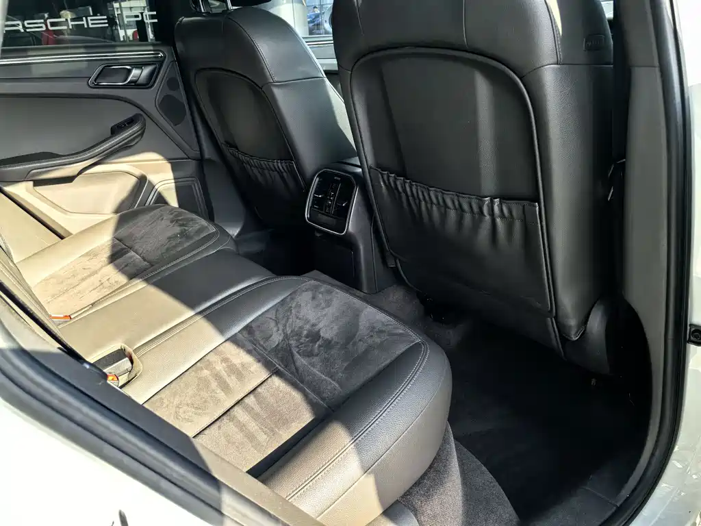 Porsche Macan 2016 — фото 10