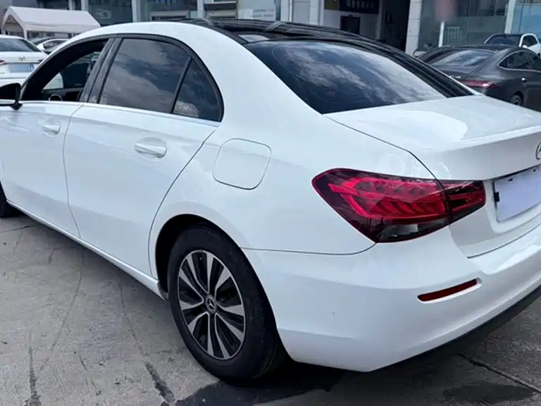 Mercedes-Benz A-Class 2019 — фото 5