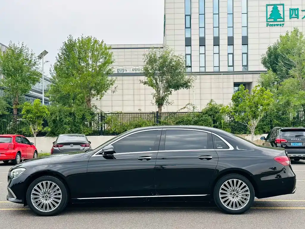 Mercedes-Benz E-Class 2021