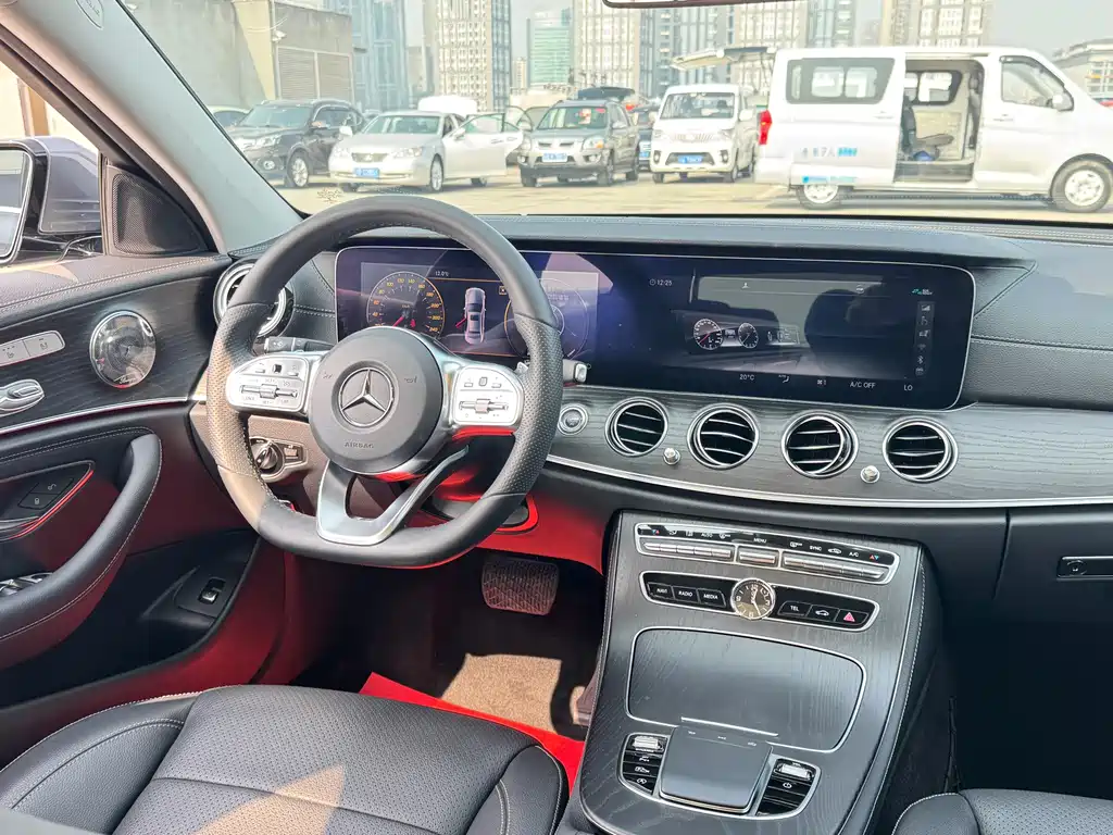 Mercedes-Benz E-Class 2020 — фото 18
