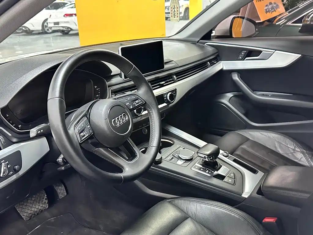Audi A4L 2019