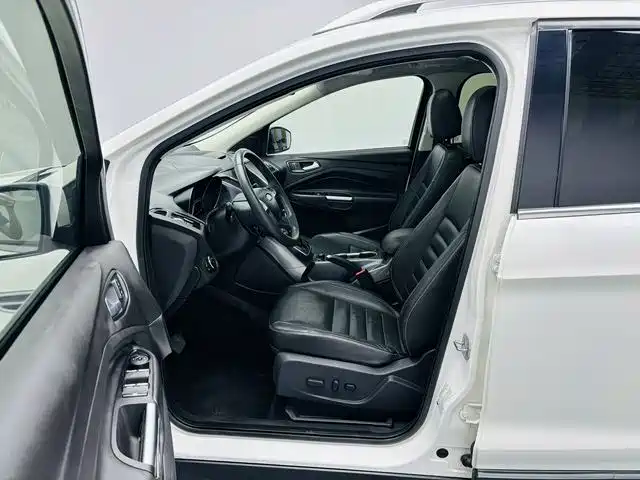 Ford Kuga 2015 — фото 11