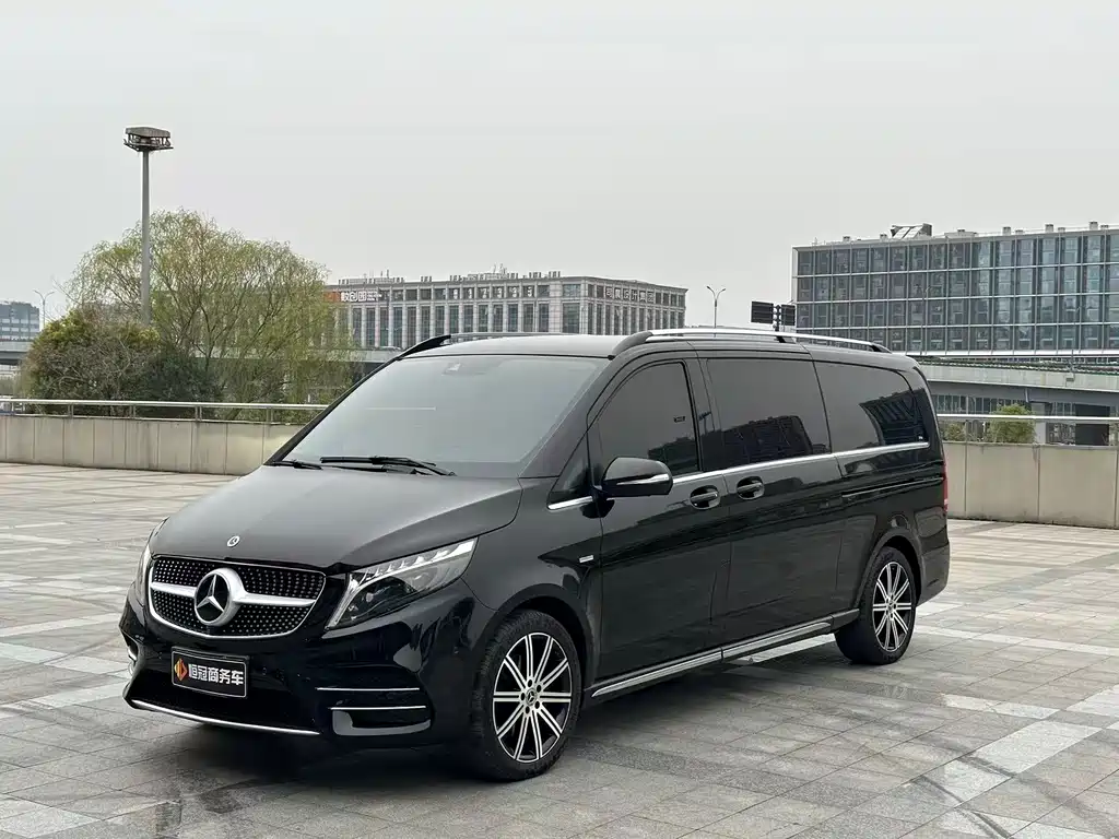 Mercedes-Benz V-Class 2023 — фото 1