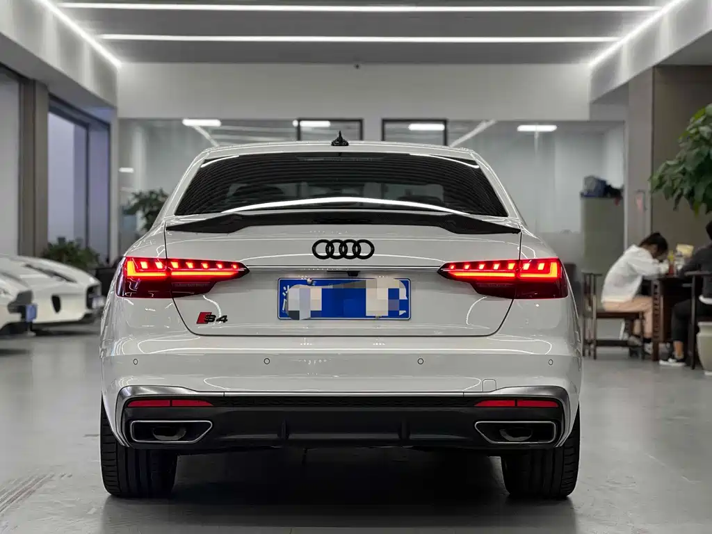 Audi A4L 2020 — фото 8