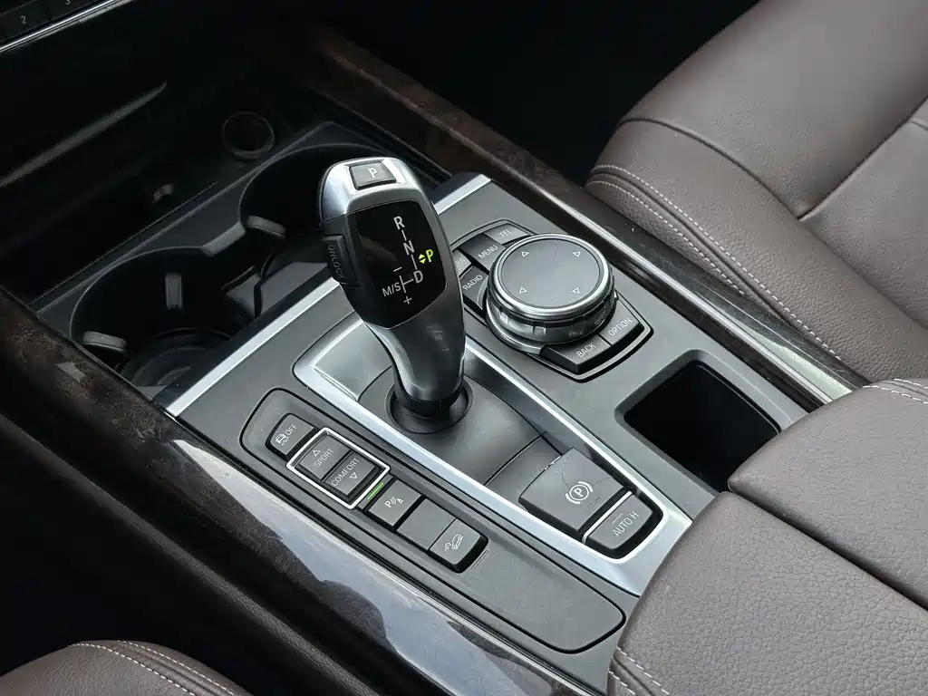 BMW X5 2018 — фото 10
