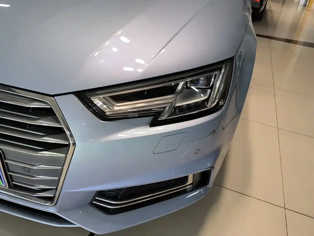 Audi A4L 2018 — фото 24