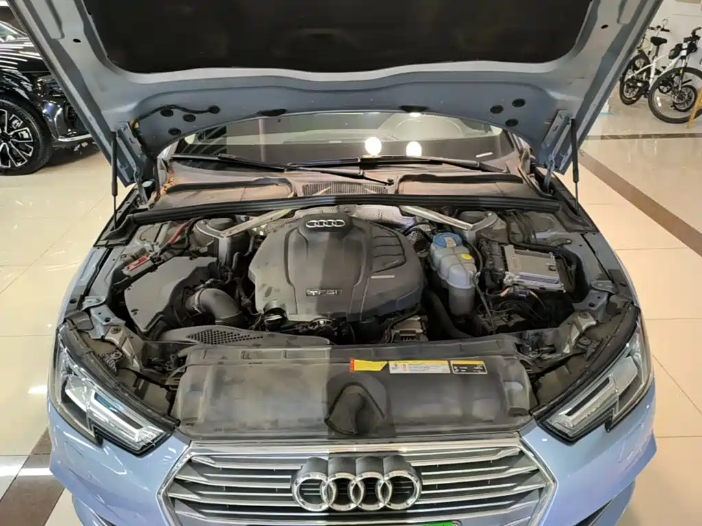 Audi A4L 2018 — фото 20