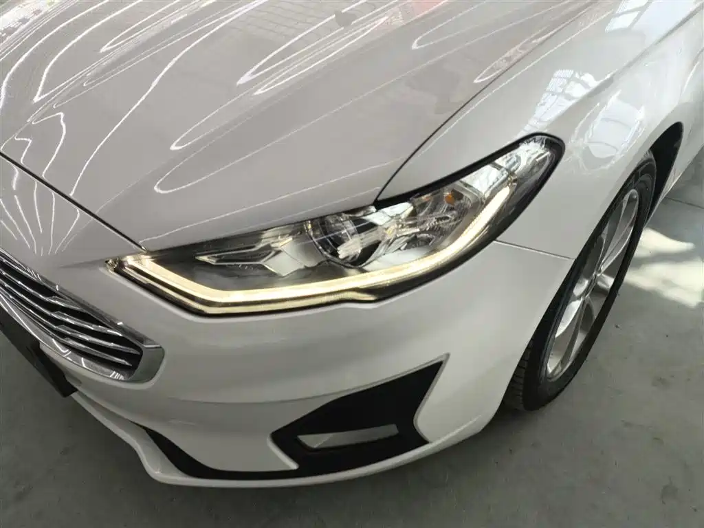 Ford Mondeo 2021 — фото 18