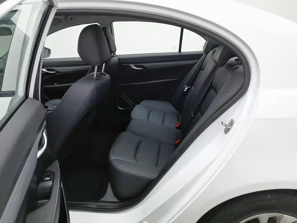 Geely Emgrand 2022 — фото 15