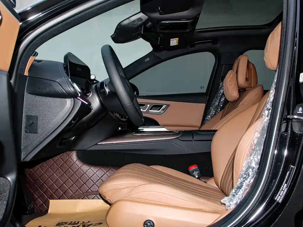 Mercedes-Benz E-Class 2025 — фото 13