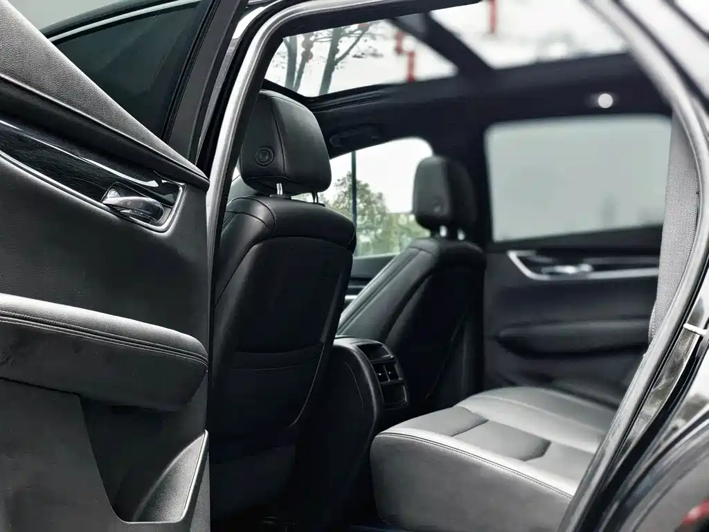 Cadillac XT5 2022 — фото 10
