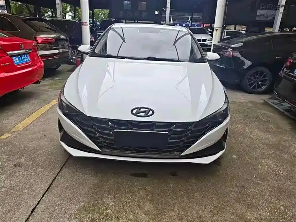 Hyundai Elantra 2021 — фото 2