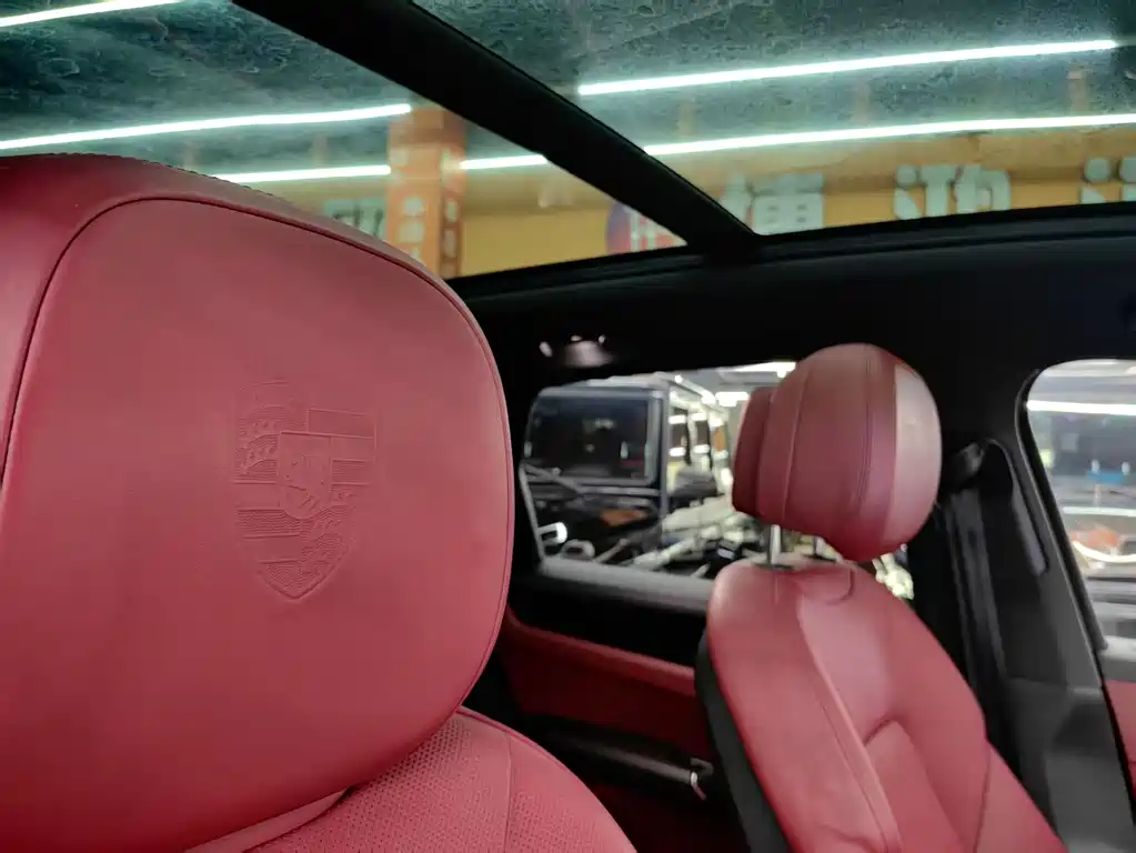 Porsche Cayenne 2019 — фото 12