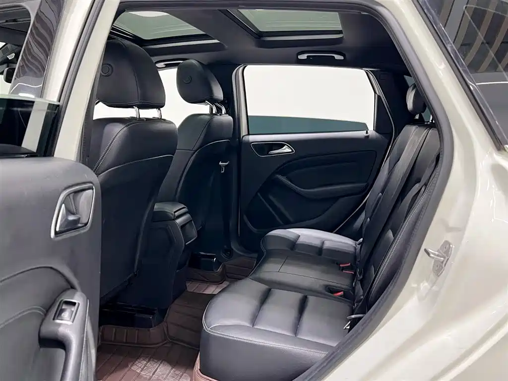 Mercedes-Benz B-Class 2018 — фото 11