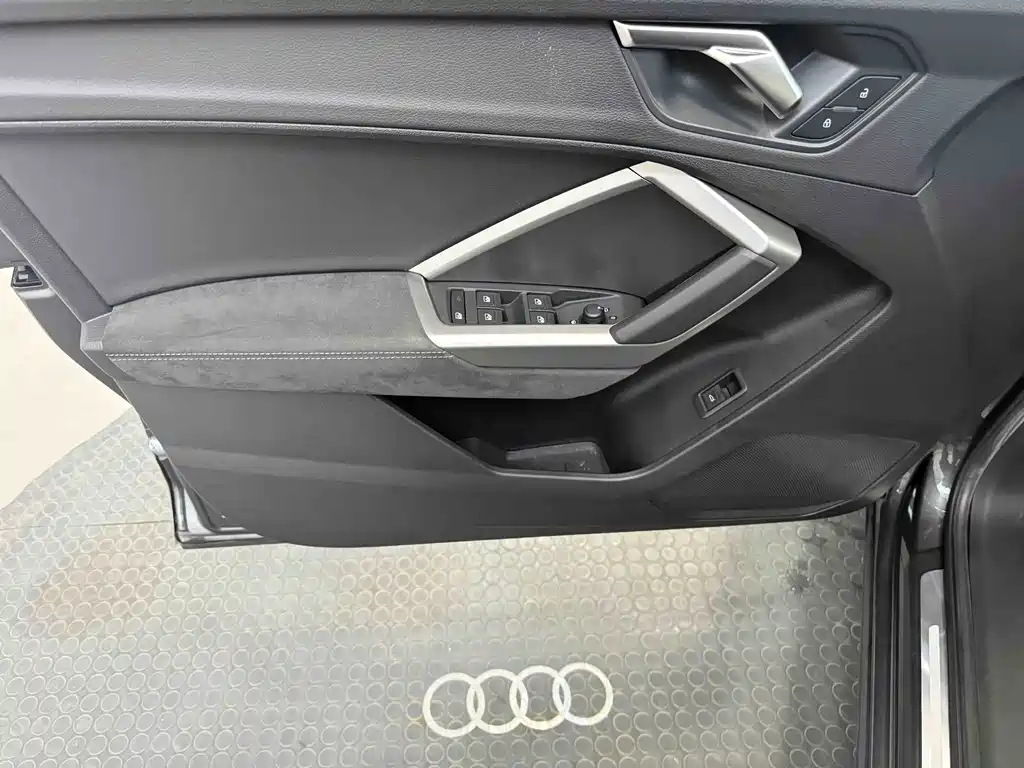 Audi Q3 2022 — фото 10