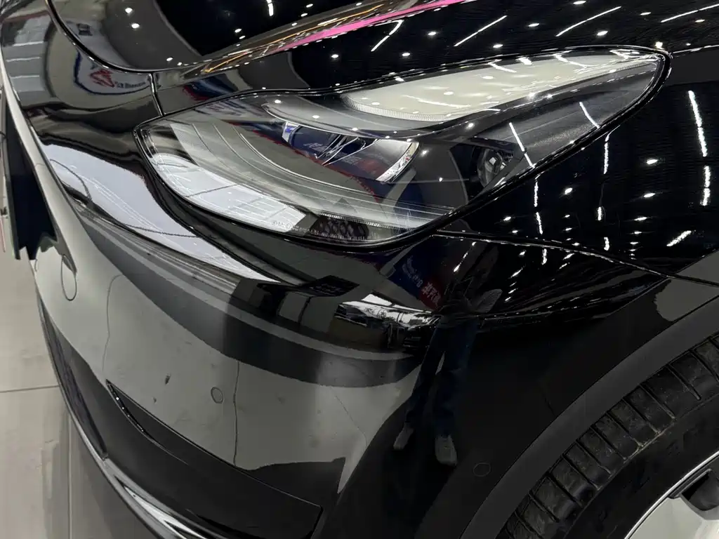 Tesla Model Y 2023 — фото 9
