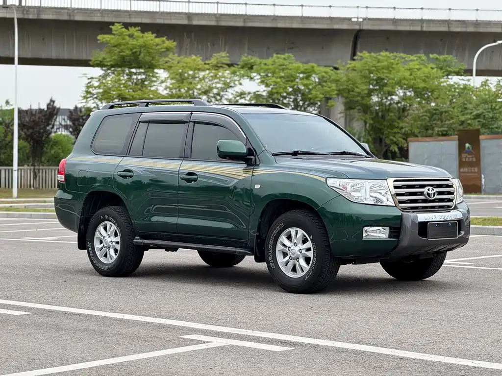 Toyota Land Cruiser 2011 — фото 4