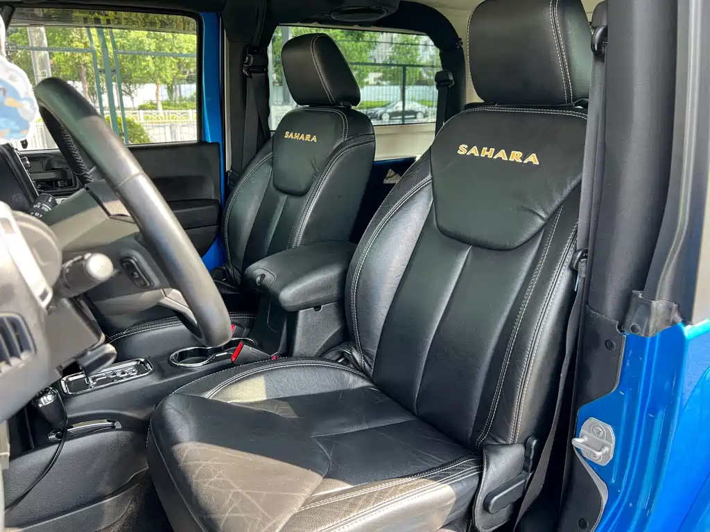 Jeep Wrangler 2015 — фото 23