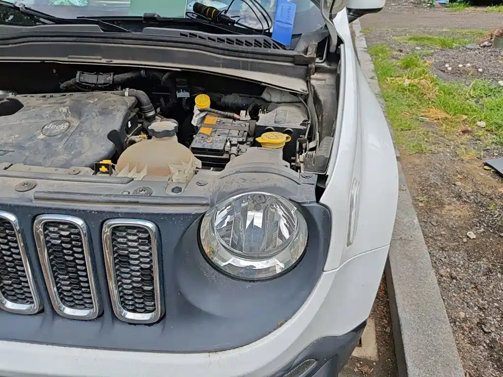 Jeep Renegade 2018 — фото 24