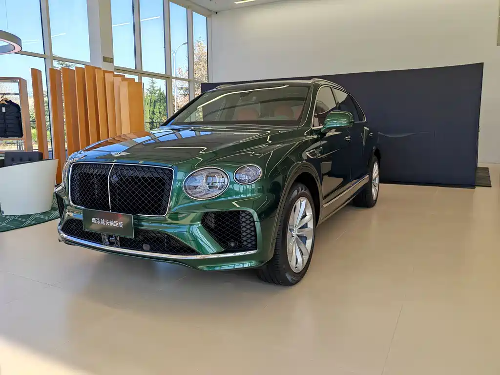 Bentley Bentayga — фото 1