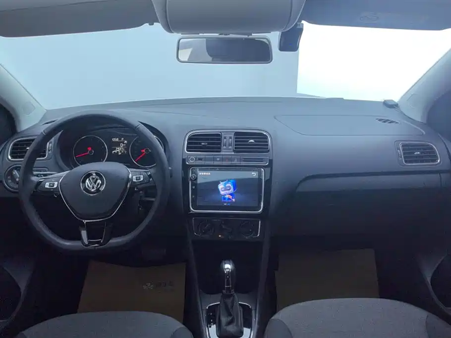 Volkswagen Polo 2018 — фото 12